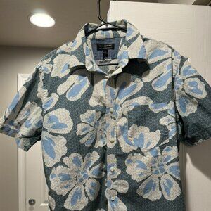 Banana Republic Short Sleeve Floral Button-Up Casual Button Down Shirt